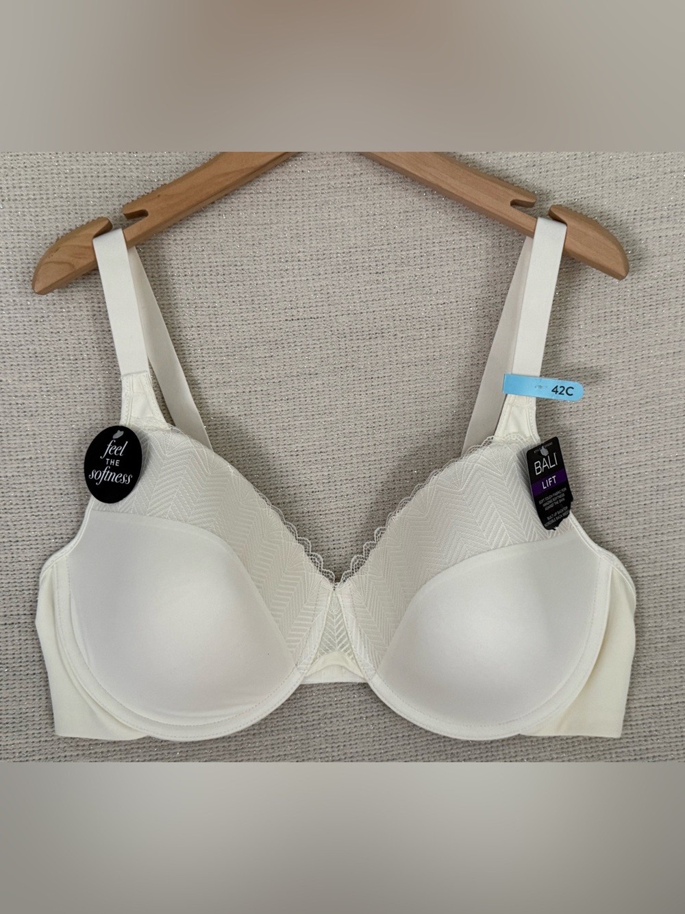 Bali Lift Full Coverage Underwire Bra 42C NWT Ivory
